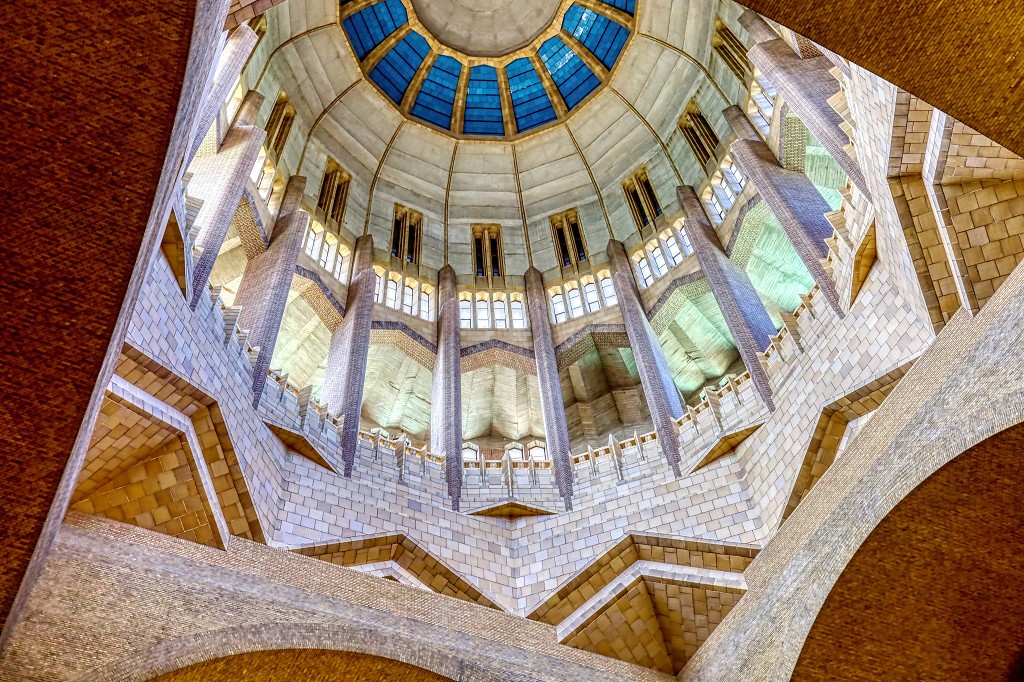 HDR Abbaye Basilique Koekelberg kerk eglise kerkfotografie religie religion bedevaart rooms katholiek kathedraal pelgrimage cathedrale klooster basiliek